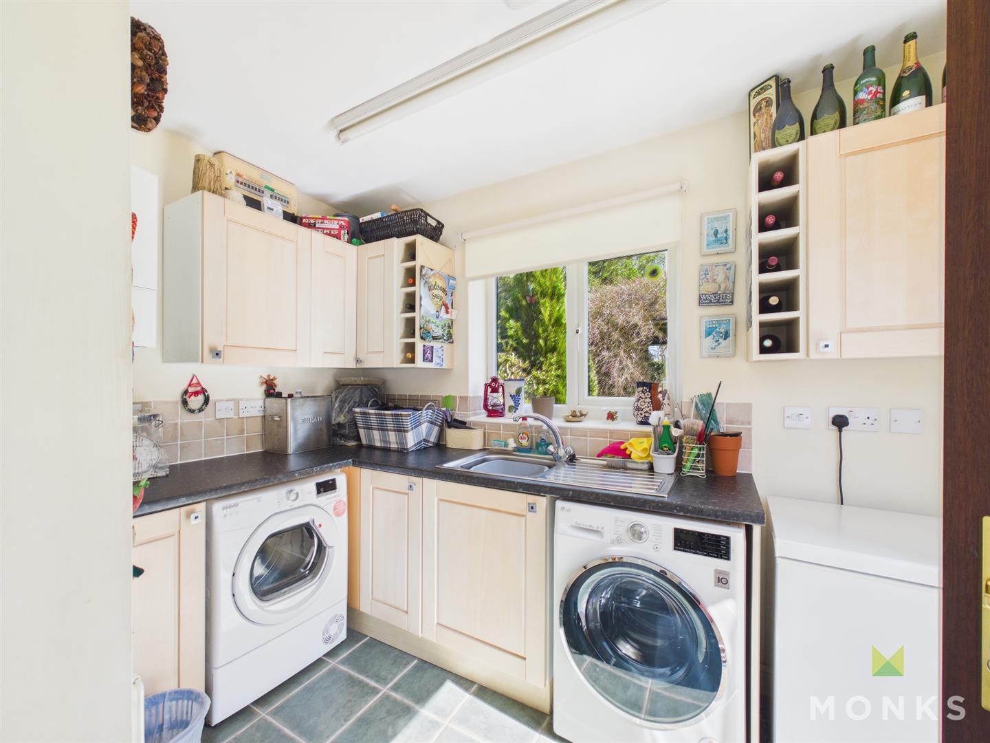 1 Firs Close, Oswestry, SY11 3LT For Sale